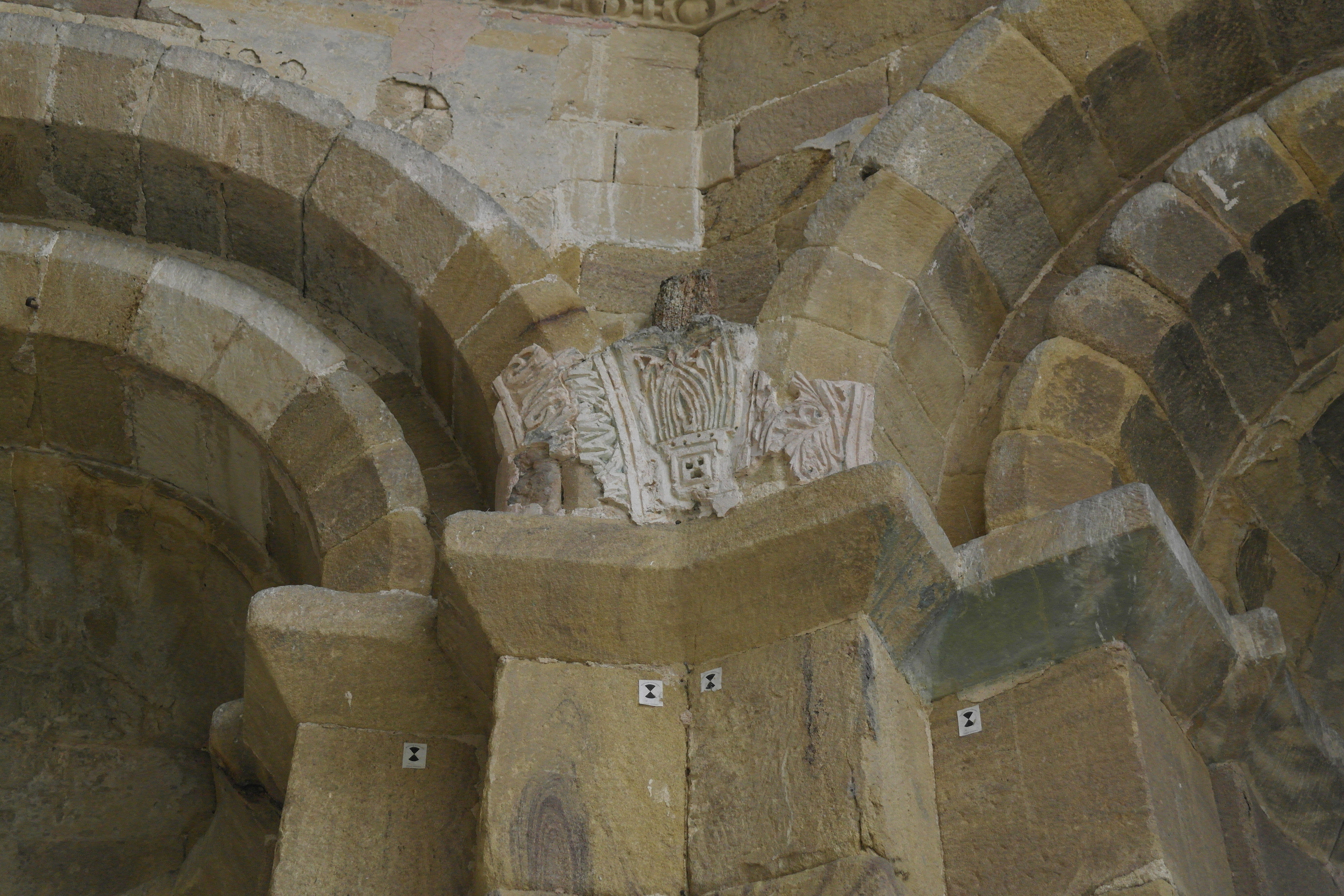 détail architectural de l'abbaye d'Alet
